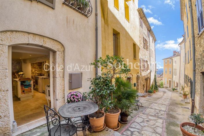 Image No.18-3 Bed Property for sale