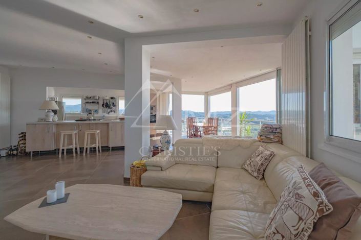 Image No.9-3 Bed House for sale