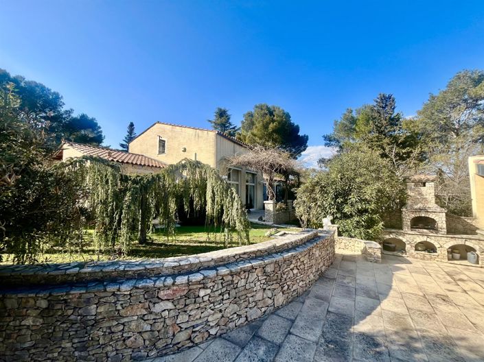 Image No.1-4 Bed House for sale