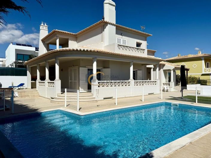 Image No.1-4 Bed House for sale