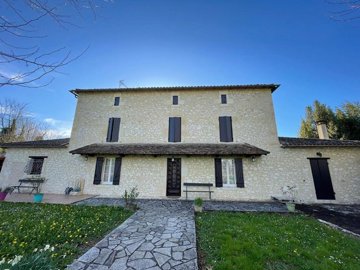 5 Bed House for sale