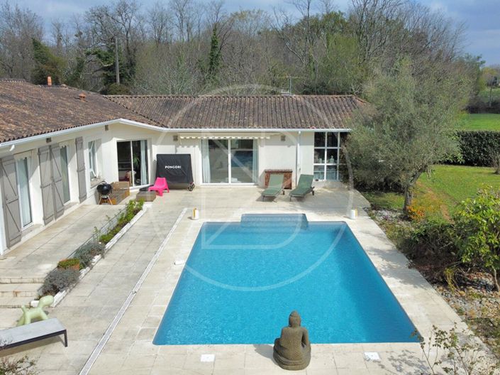 Image No.1-5 Bed House for sale