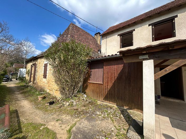 Image No.1-4 Bed House for sale