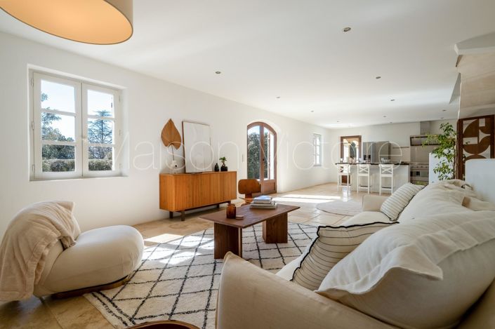 Image No.1-4 Bed House for sale