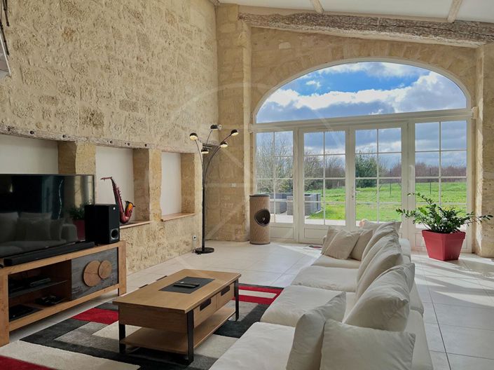 Image No.1-3 Bed House for sale