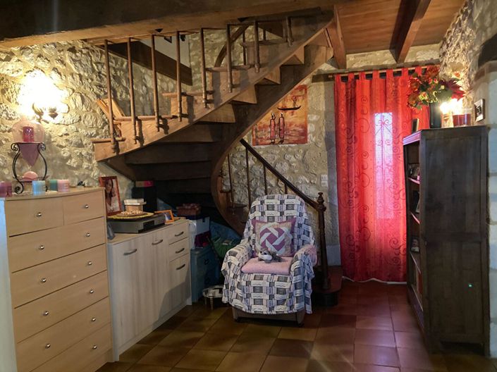 Image No.8-5 Bed House for sale