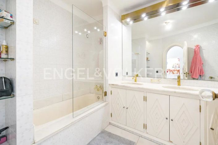 Image No.15-7 Bed House for sale