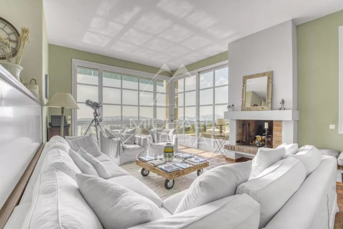 Image No.6-5 Bed House for sale