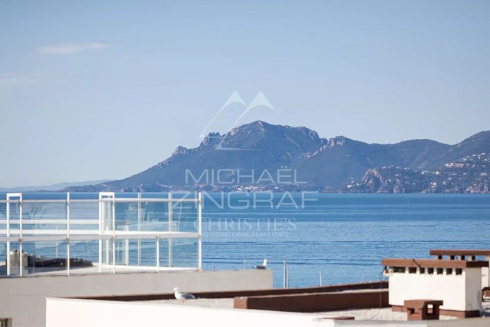 Image No.1-4 Bed Apartment for sale
