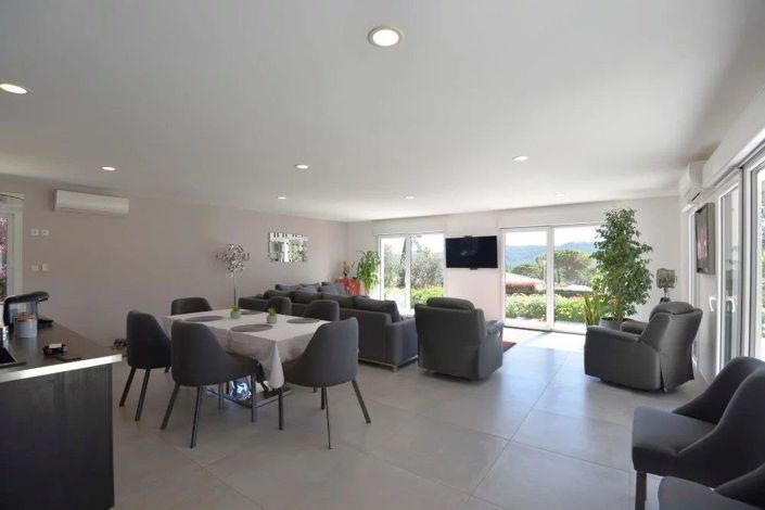 Image No.3-Maison de 3 chambres à vendre à Bagnols-en-Forêt