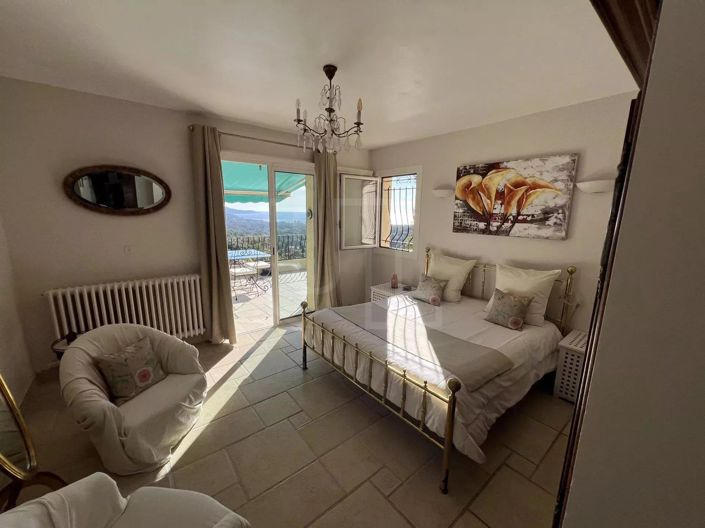 Image No.6-4 Bed House for sale