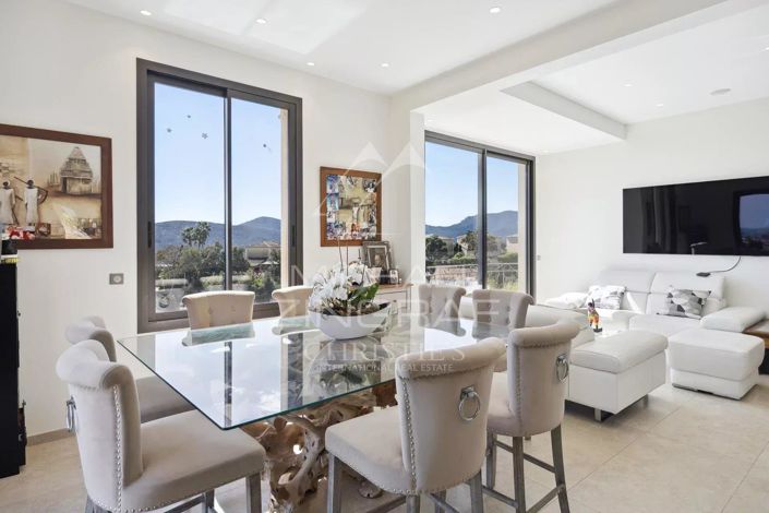 Image No.4-3 Bed House for sale