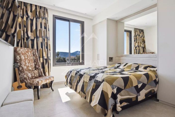 Image No.6-3 Bed House for sale