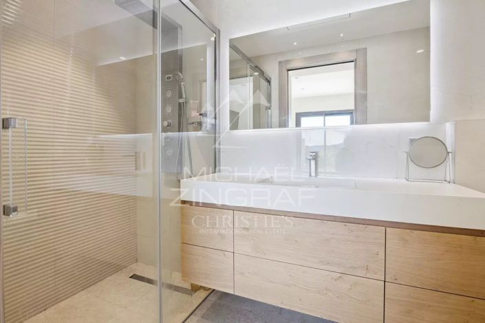 Image No.7-3 Bed House for sale