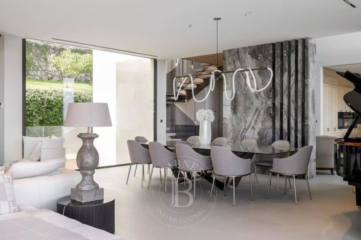 Image No.13-5 Bed House for sale