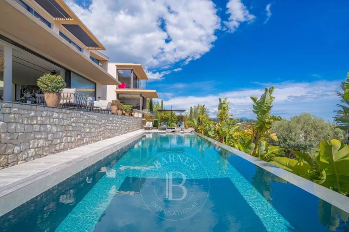 Image No.26-5 Bed House for sale