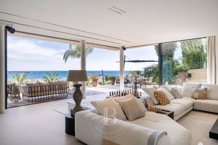 Image No.3-5 Bed House for sale