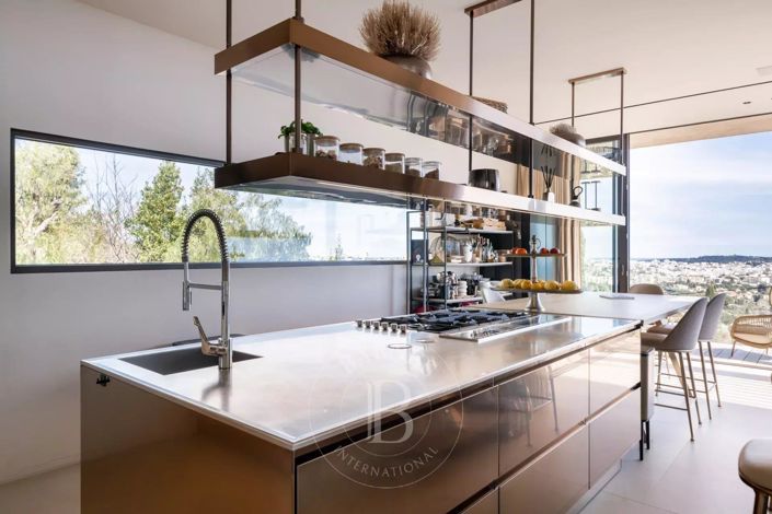 Image No.5-5 Bed House for sale