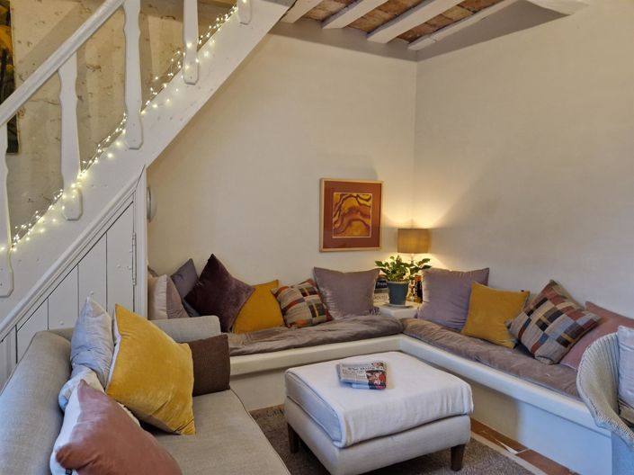 Image No.2-4 Bed House for sale