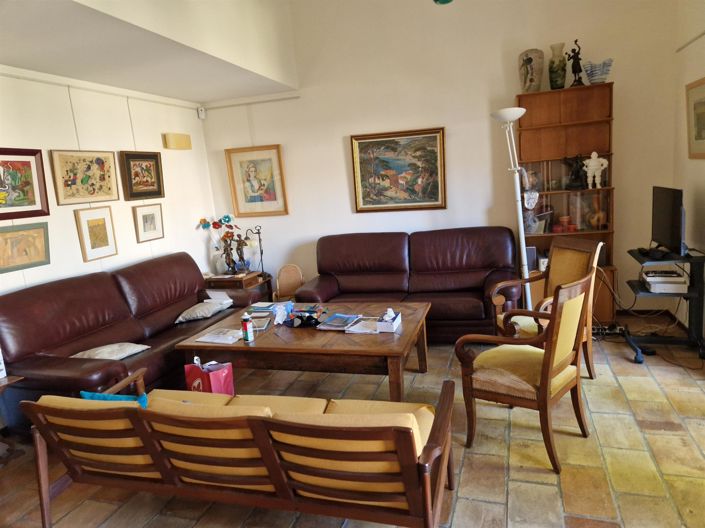 Image No.3-4 Bed House for sale