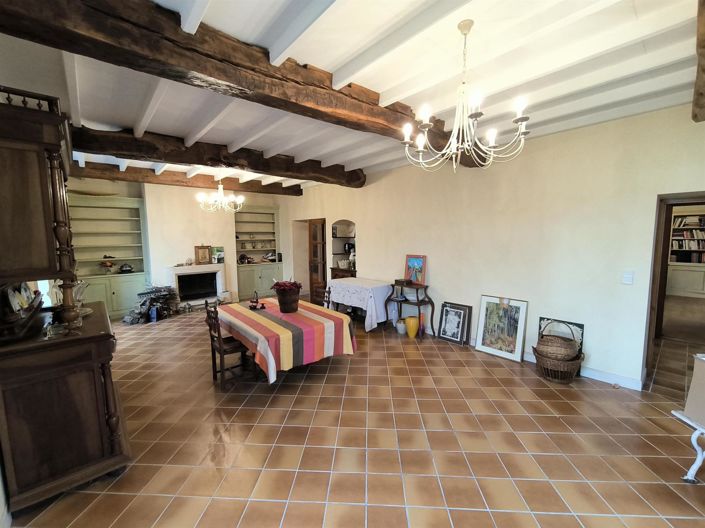 Image No.6-5 Bed House for sale