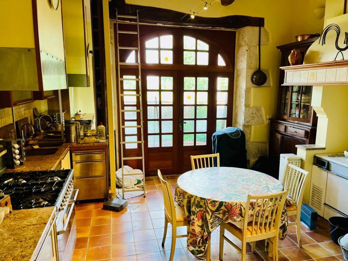 Image No.7-5 Bed House for sale