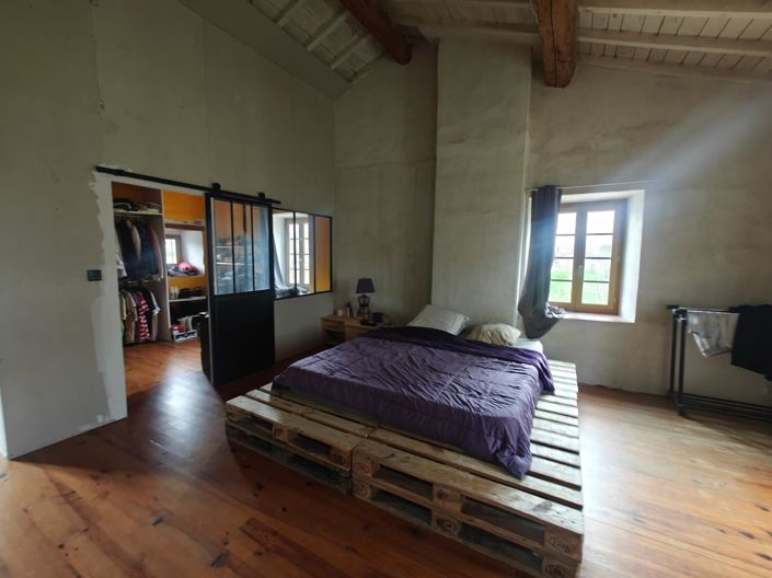 Image No.10-3 Bed House for sale