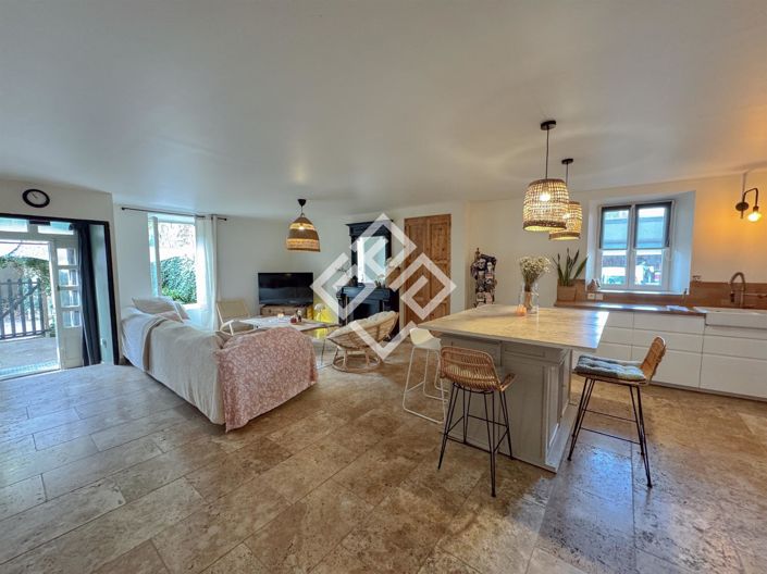 Image No.1-5 Bed House for sale