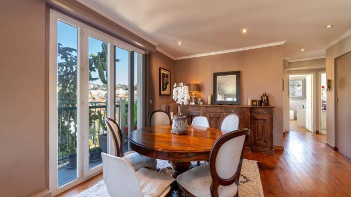 Image No.10-4 Bed Property for sale