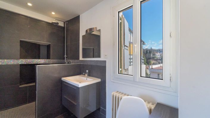 Image No.15-4 Bed Property for sale