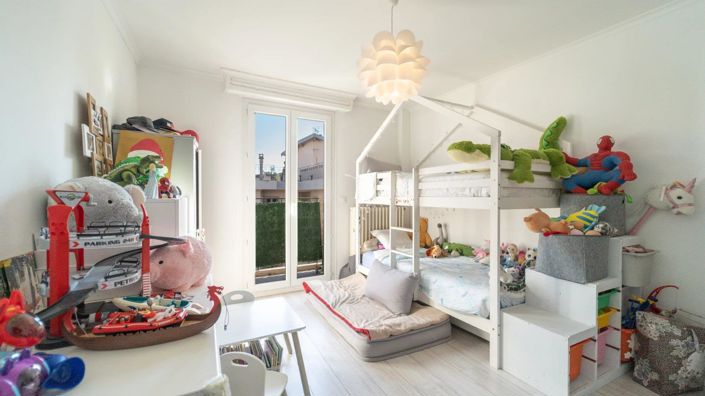 Image No.17-4 Bed Property for sale