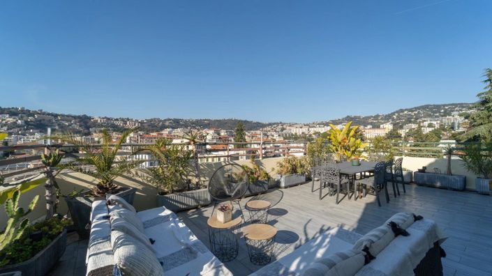 Image No.4-4 Bed Property for sale