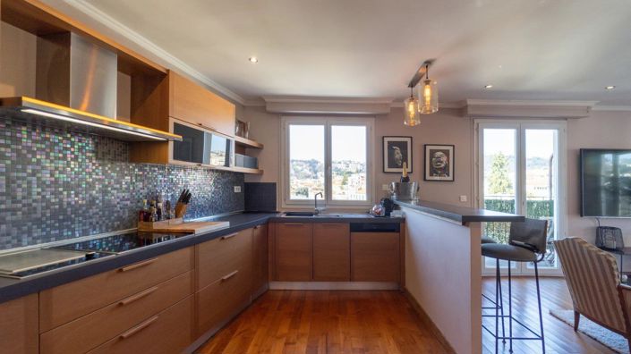 Image No.5-4 Bed Property for sale