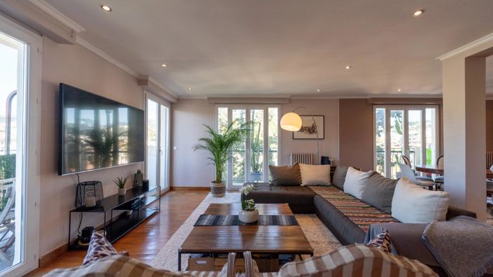 Image No.6-4 Bed Property for sale