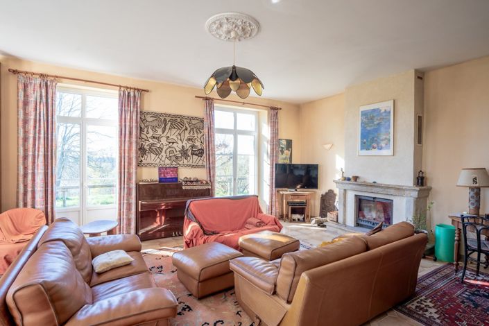 Image No.10-6 Bed House for sale