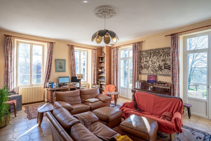 Image No.11-6 Bed House for sale