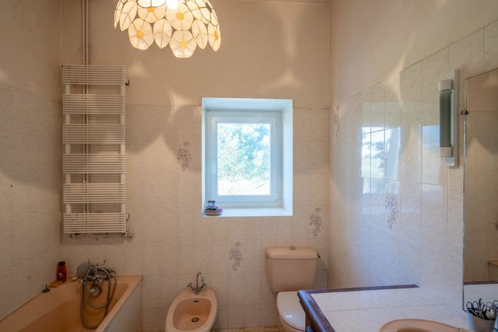 Image No.15-6 Bed House for sale