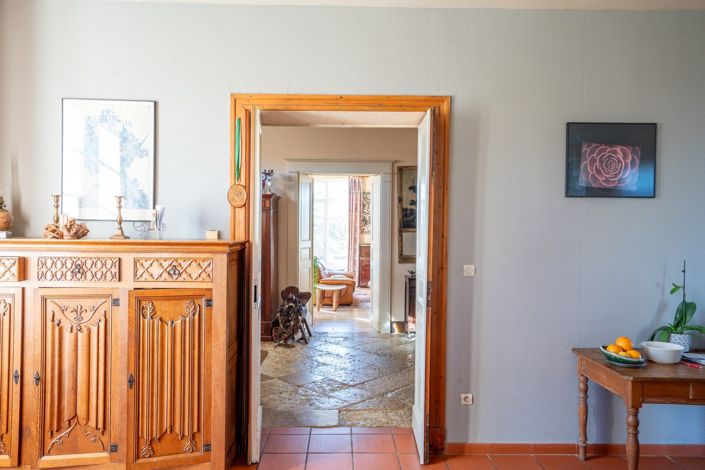 Image No.9-6 Bed House for sale