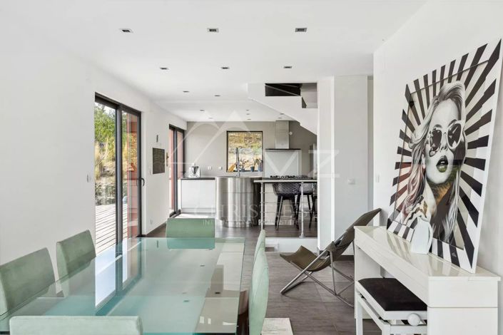 Image No.7-4 Bed House for sale