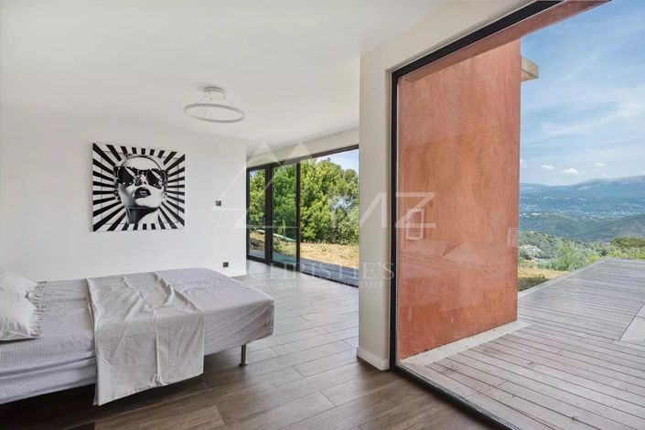 Image No.8-4 Bed House for sale