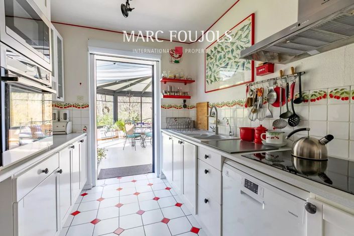 Image No.10-3 Bed House for sale