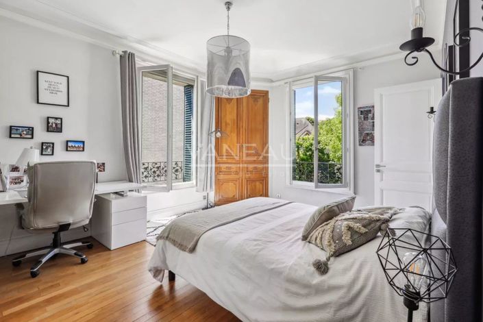 Image No.10-5 Bed House for sale