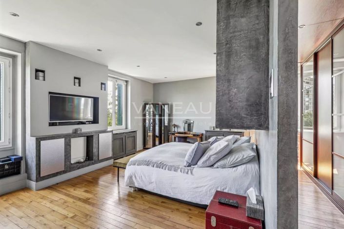 Image No.17-5 Bed House for sale