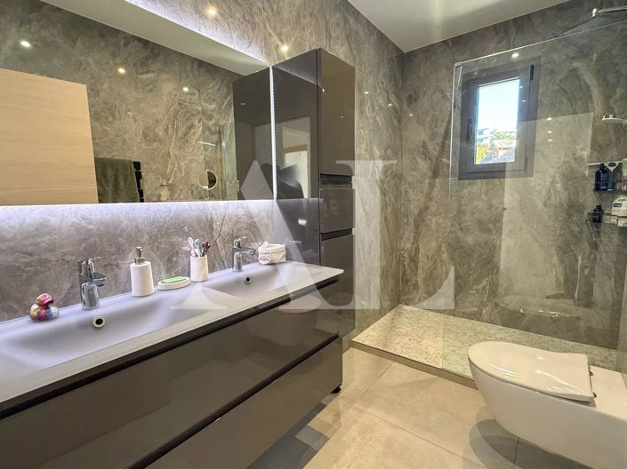 Image No.12-3 Bed House for sale