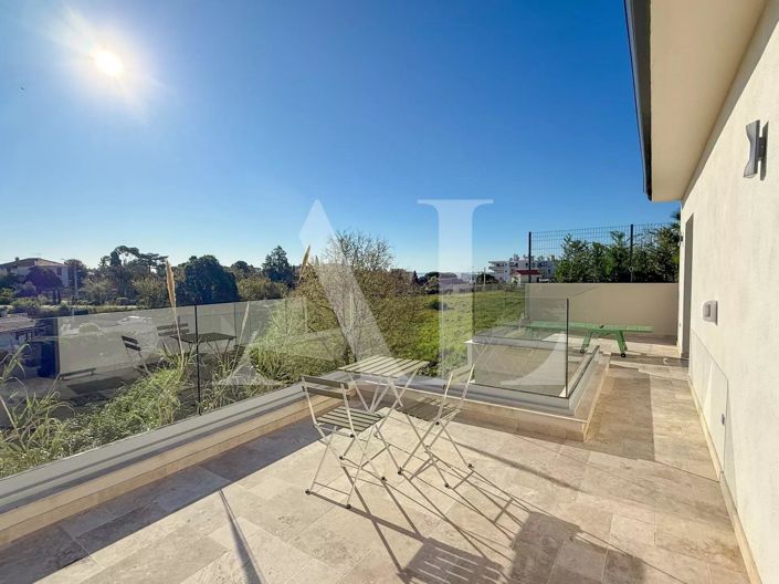 Image No.13-3 Bed House for sale