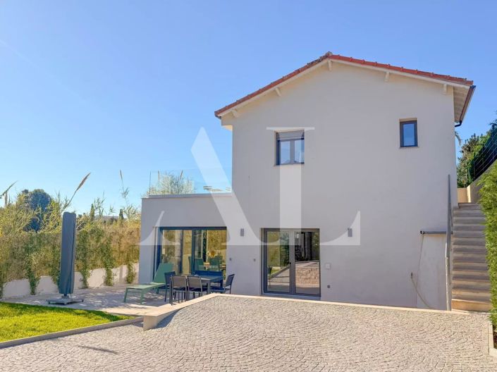 Image No.2-Maison de 3 chambres à vendre à Golfe Juan