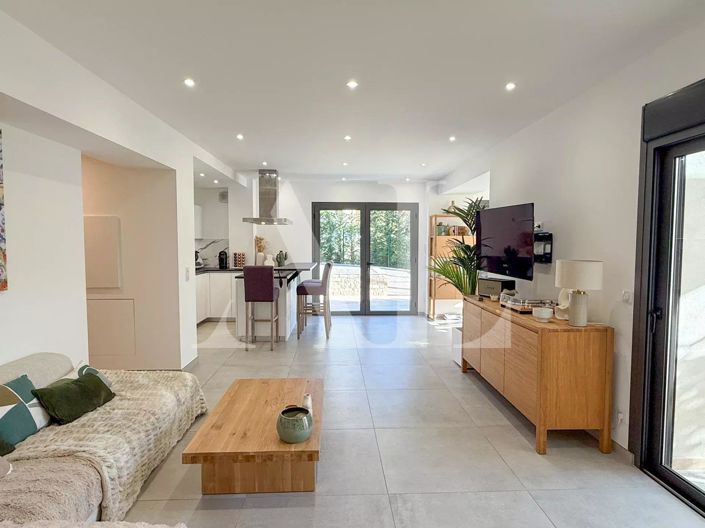 Image No.3-3 Bed House for sale