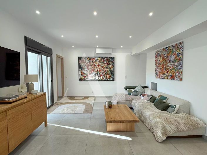 Image No.9-3 Bed House for sale