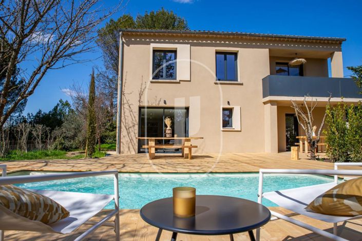 Image No.1-4 Bed House for sale