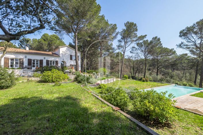 Image No.1-4 Bed House for sale